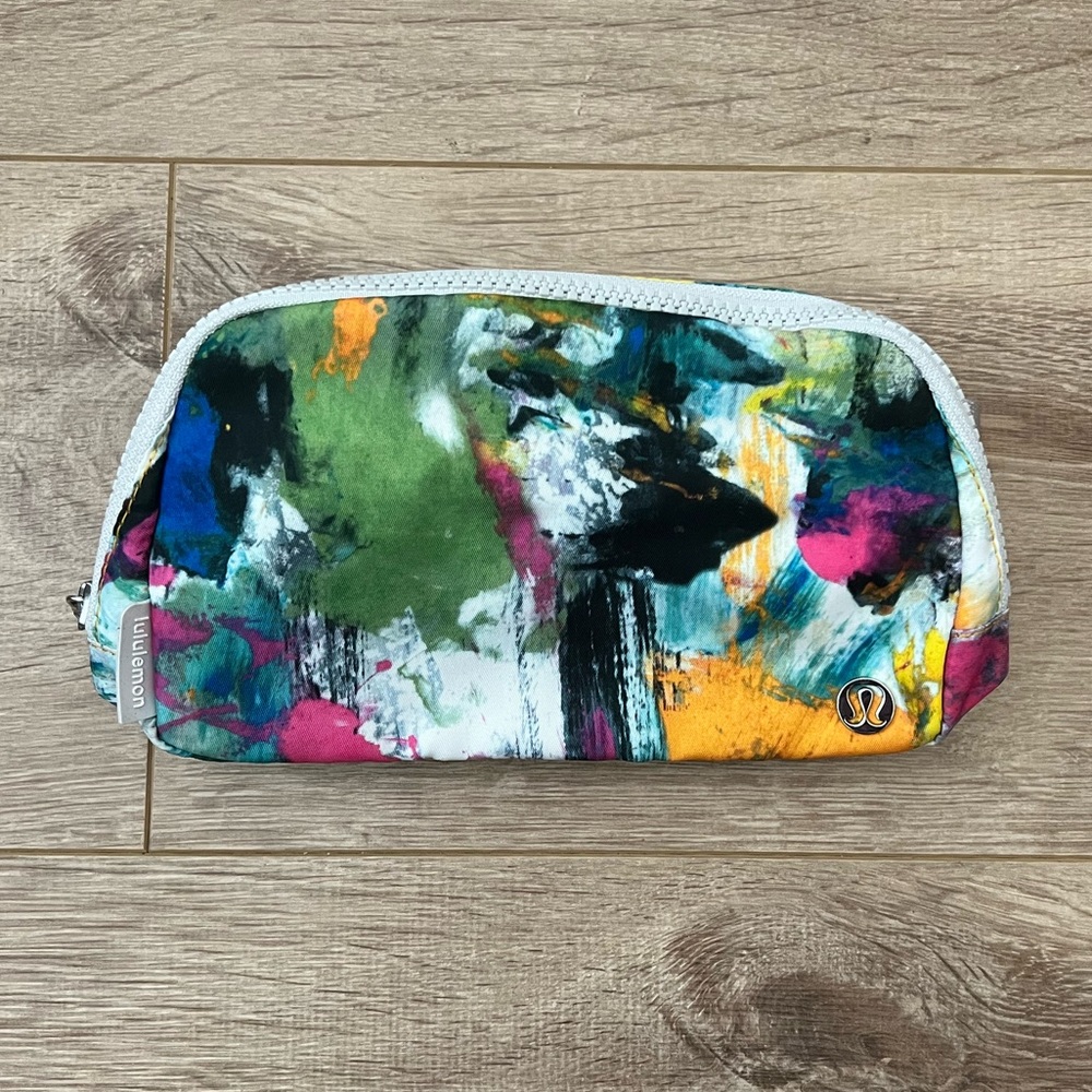 Lululemon Everywhere Belt Bag White multi LAST ONE - Picture 5 of 6